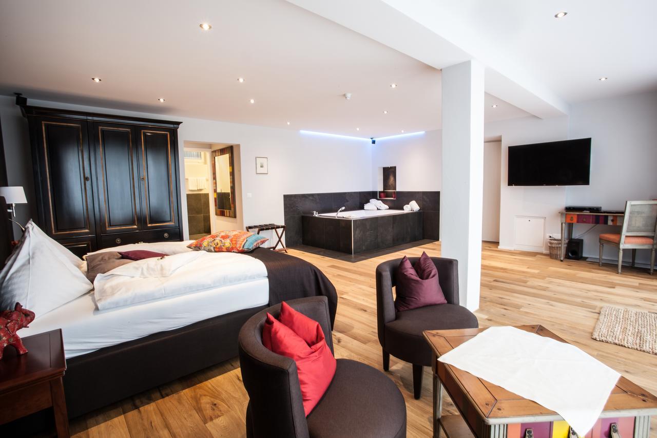 Hotel Riviera Loft Weggis Buitenkant foto